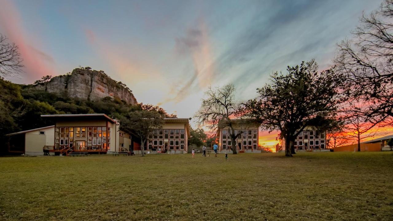 Seven Bluff Cabins Concan Kültér fotó