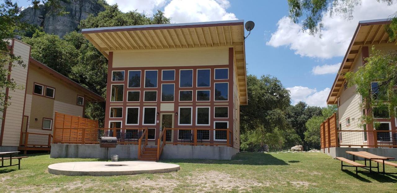 Seven Bluff Cabins Concan Kültér fotó