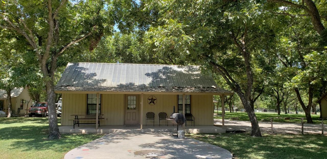 Seven Bluff Cabins Concan Kültér fotó